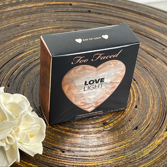 Too Faced Love Light Highlighter Makeup Rose Gold Nwt - Picture 12 of 12